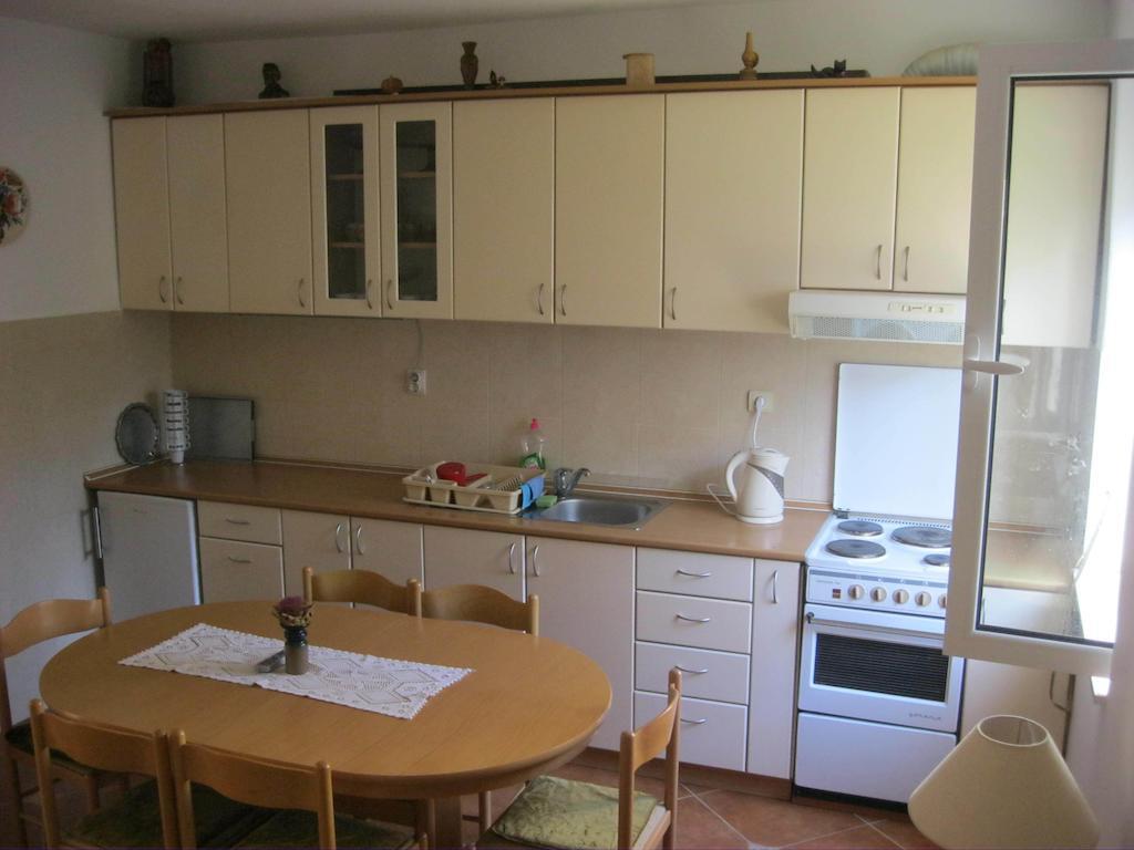 Apartments Miana Тиват Стая снимка