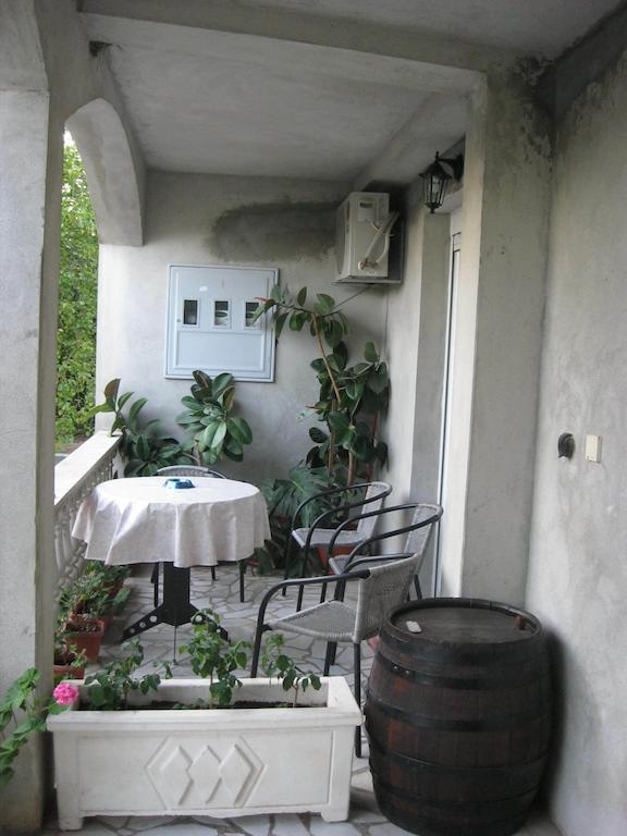 Apartments Miana Тиват Екстериор снимка