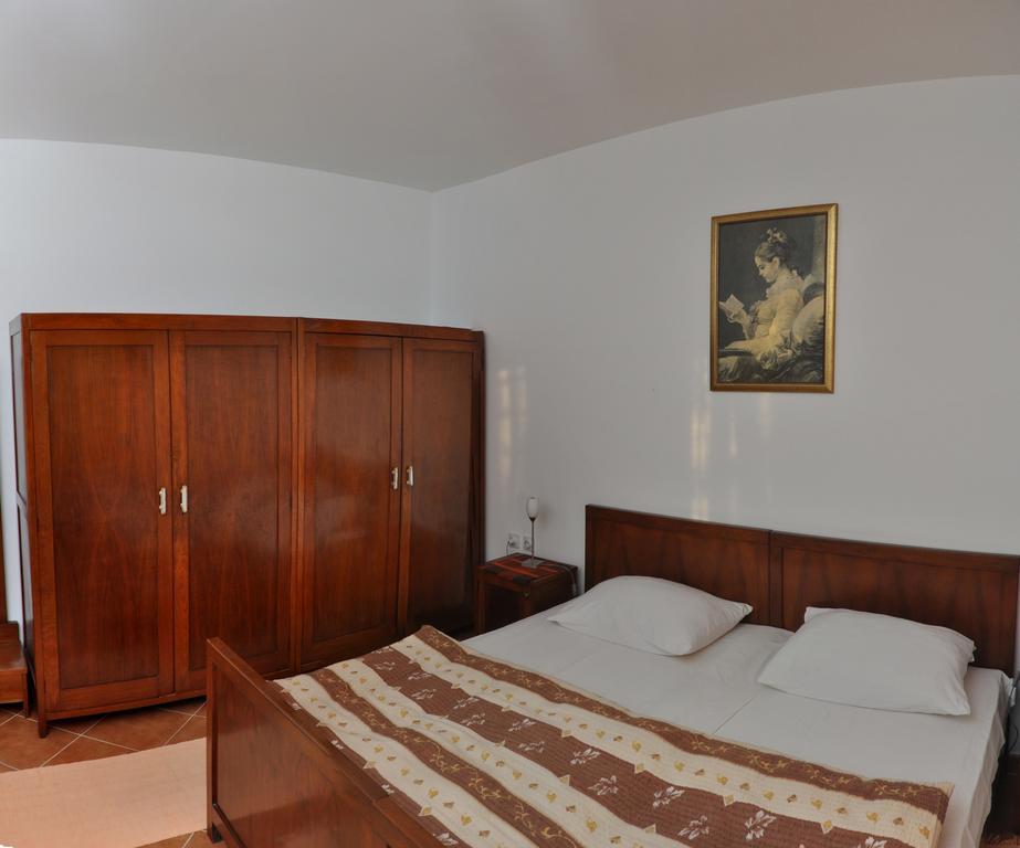 Apartments Miana Тиват Екстериор снимка