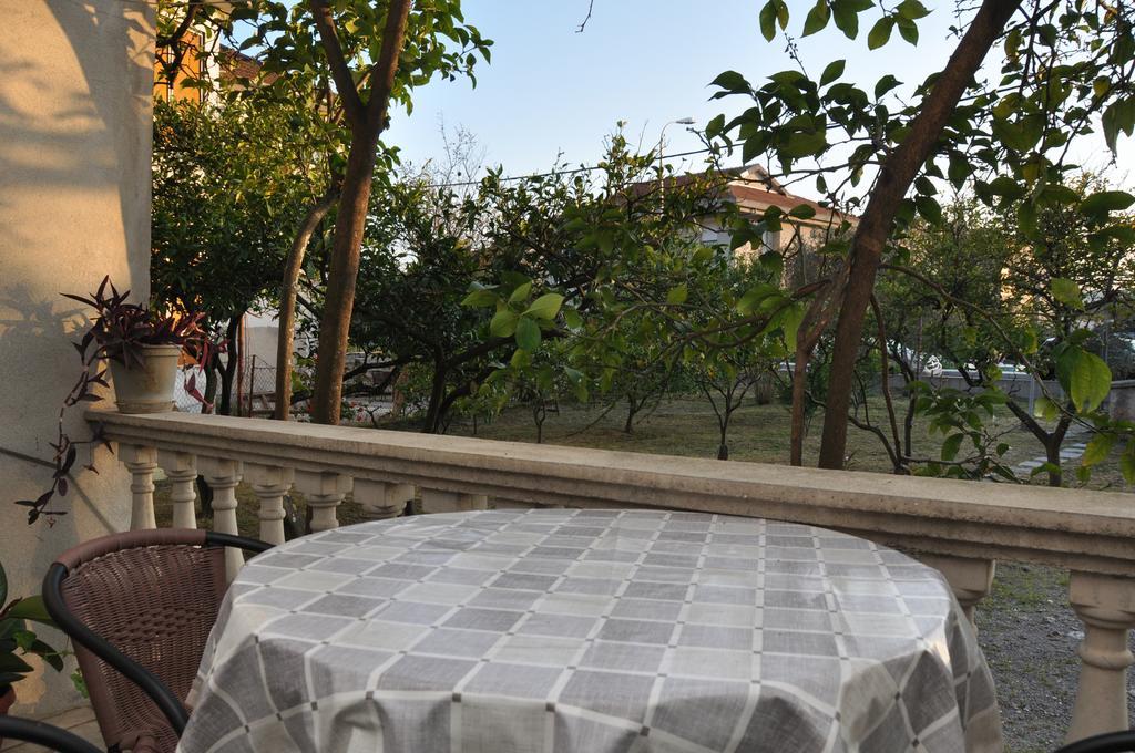 Apartments Miana Тиват Екстериор снимка