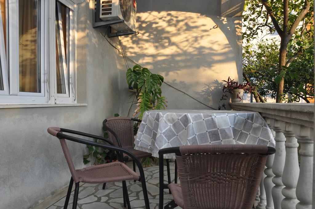 Apartments Miana Тиват Екстериор снимка